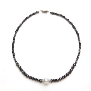 Black and White Magnetic Beaded Necklace